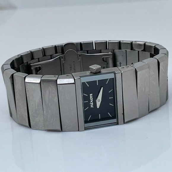 Nixon Wristwatch SEDUCTRESS THE SIREN Silver Tone - Picture 3 of 13